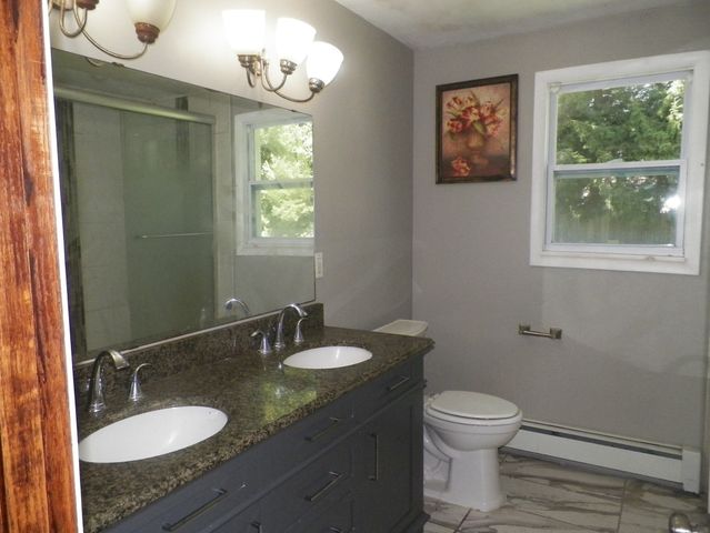 214 Grove Ave, Leominster, MA 01453