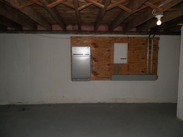 214 Grove Ave, Leominster, MA 01453