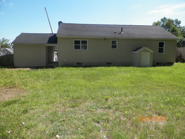 214 Grove Ave, Leominster, MA 01453
