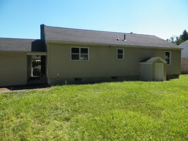 214 Grove Ave, Leominster, MA 01453