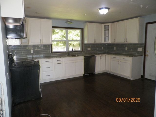214 Grove Ave, Leominster, MA 01453