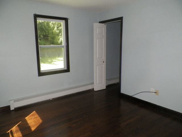214 Grove Ave, Leominster, MA 01453