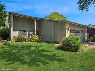 68 E Garden Avenue, Palatine, IL 60067