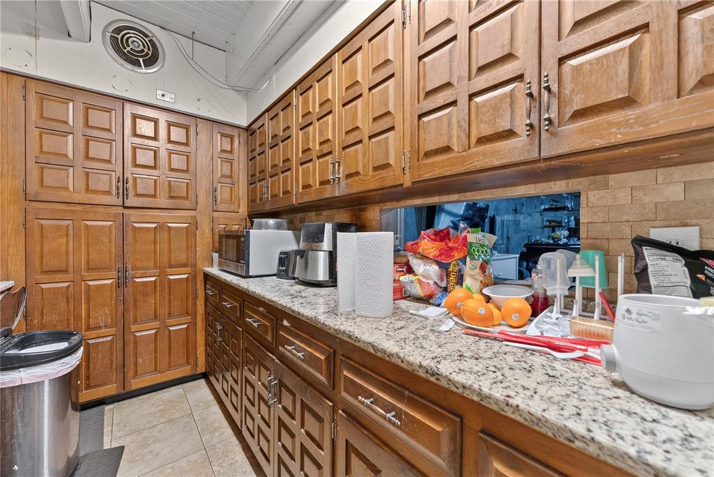 Image 21 of property listing at 8414 N GRADY AVENUE, Tampa, FL 33614