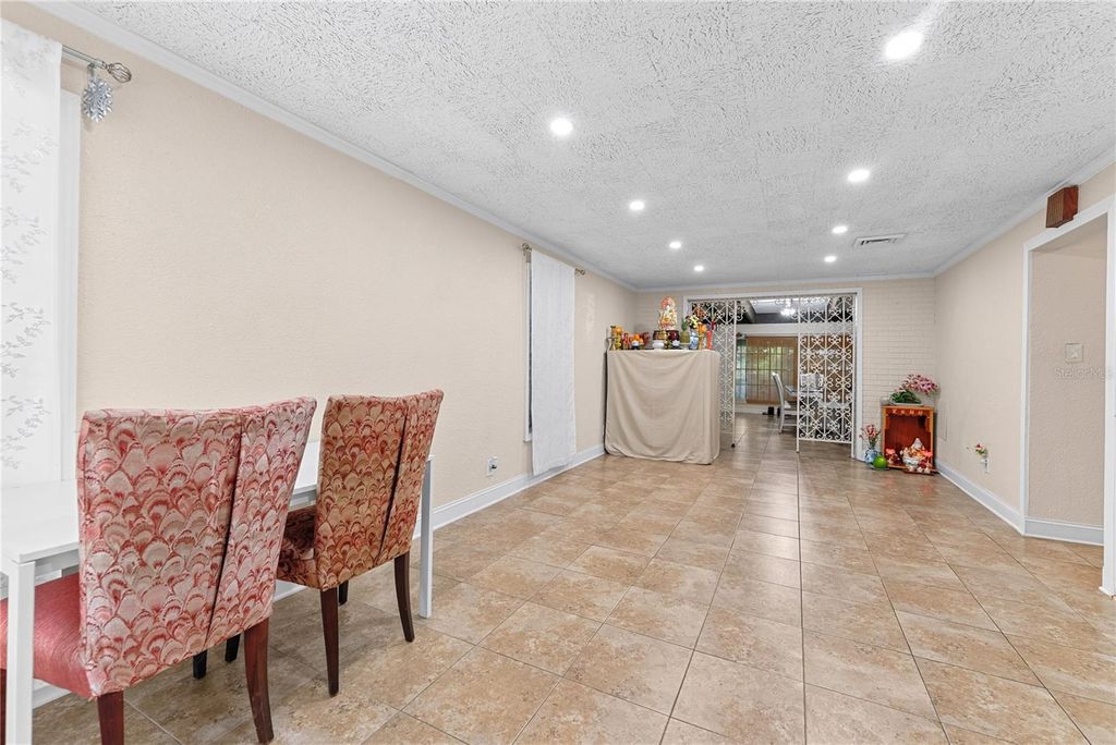 Image 24 of property listing at 8414 N GRADY AVENUE, Tampa, FL 33614