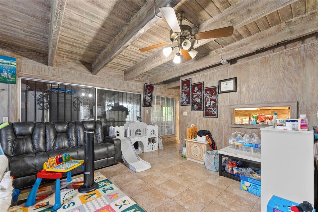 Image 27 of property listing at 8414 N GRADY AVENUE, Tampa, FL 33614