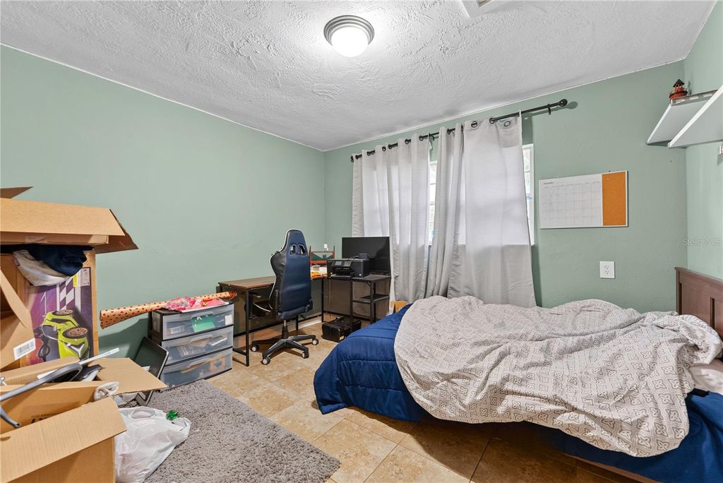 Image 28 of property listing at 8414 N GRADY AVENUE, Tampa, FL 33614