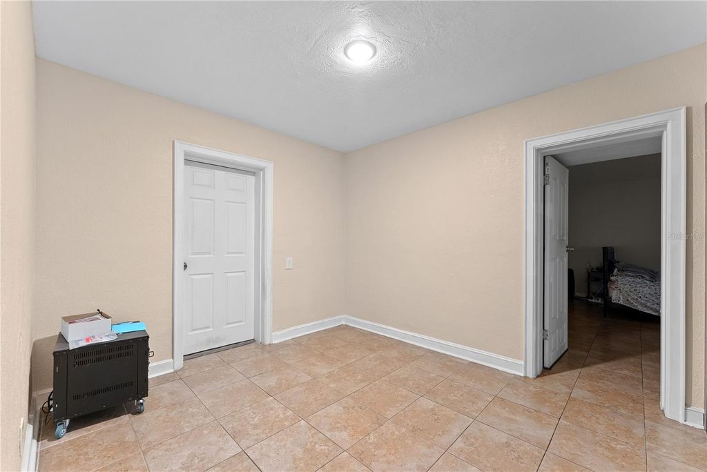 Image 29 of property listing at 8414 N GRADY AVENUE, Tampa, FL 33614