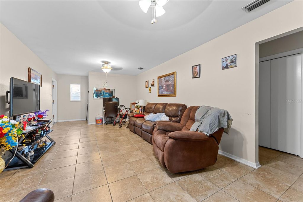 Image 36 of property listing at 8414 N GRADY AVENUE, Tampa, FL 33614