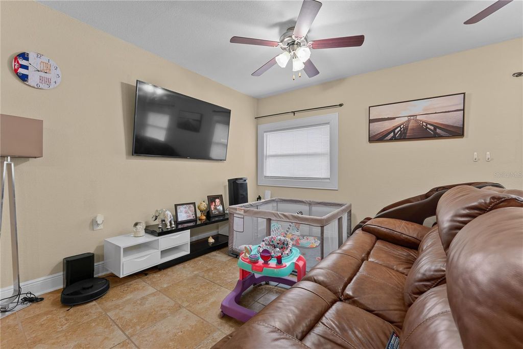 Image 45 of property listing at 8414 N GRADY AVENUE, Tampa, FL 33614