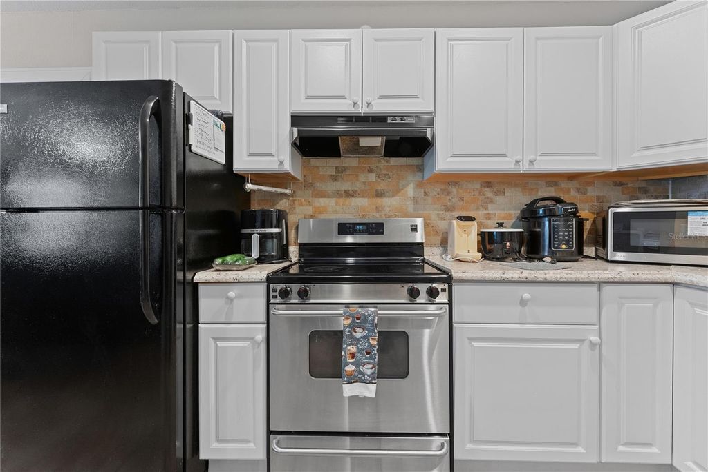 Image 52 of property listing at 8414 N GRADY AVENUE, Tampa, FL 33614