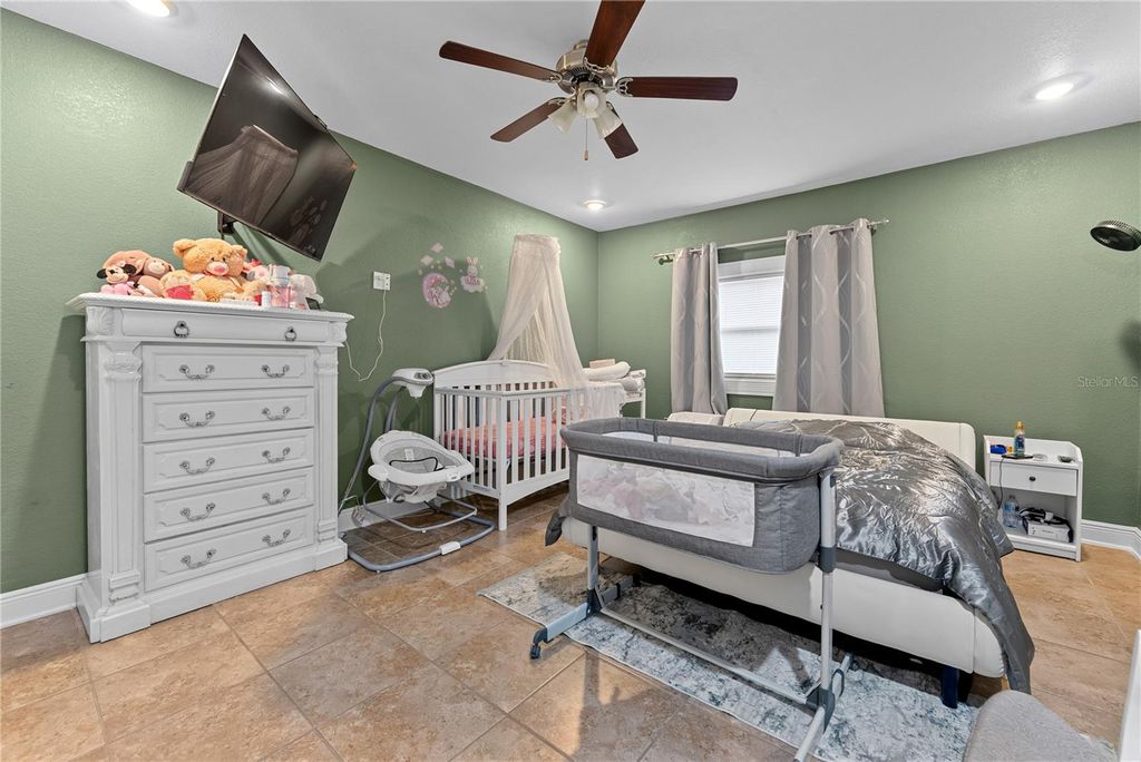 Image 53 of property listing at 8414 N GRADY AVENUE, Tampa, FL 33614