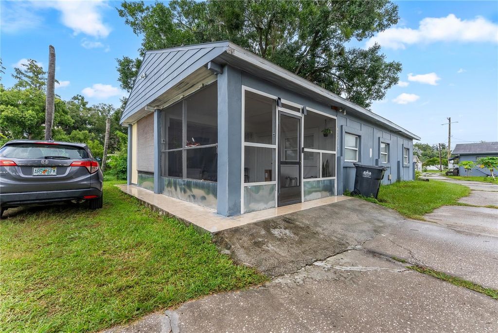 Image 55 of property listing at 8414 N GRADY AVENUE, Tampa, FL 33614