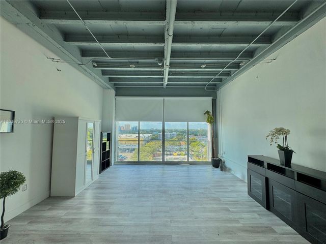 8101 Biscayne Blvd R-615, Miami, FL 33138
