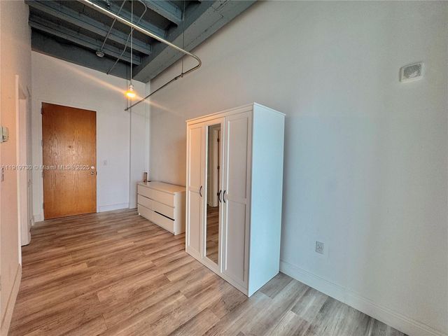 8101 Biscayne Blvd R-615, Miami, FL 33138