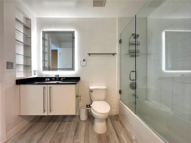 8101 Biscayne Blvd R-615, Miami, FL 33138