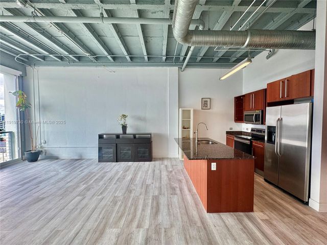 8101 Biscayne Blvd R-615, Miami, FL 33138