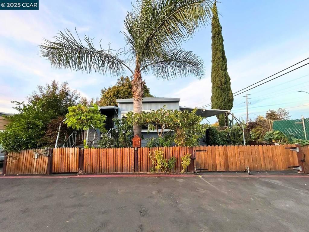 55 Pacifica Ave., Bay Point, CA 94565