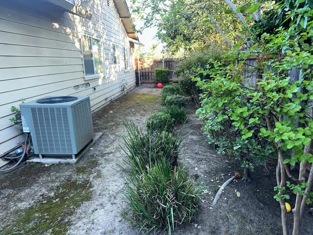 2228 W Benjamin Holt Dr, Stockton, CA 95207