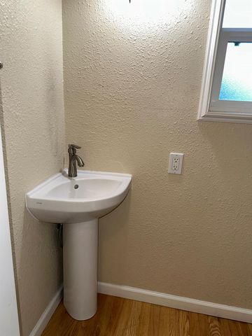 2228 W Benjamin Holt Dr, Stockton, CA 95207