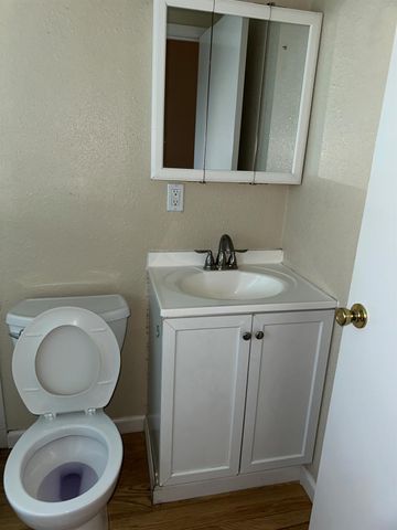 2228 W Benjamin Holt Dr, Stockton, CA 95207