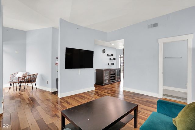825 N Delaware Street 5B, Indianapolis, IN 46204