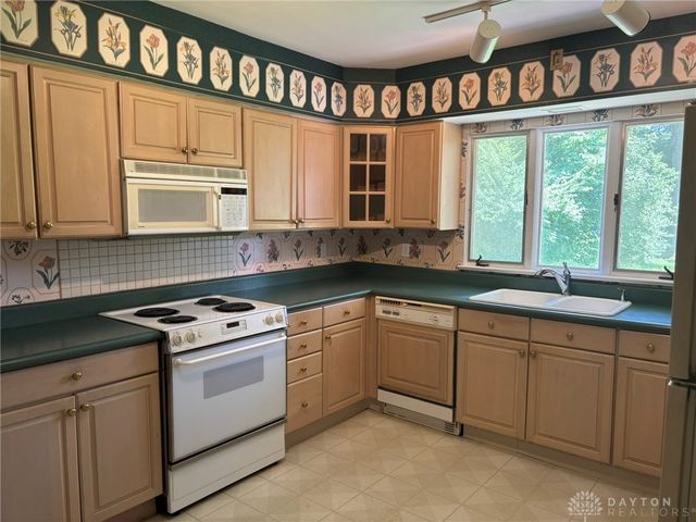 440 S Broadmoor Boulevard, Springfield, OH 45504