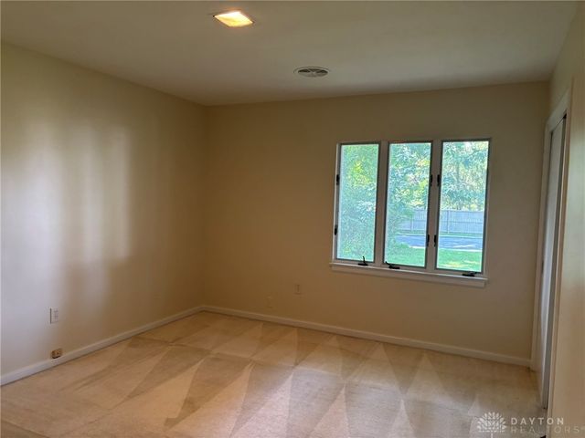 440 S Broadmoor Boulevard, Springfield, OH 45504