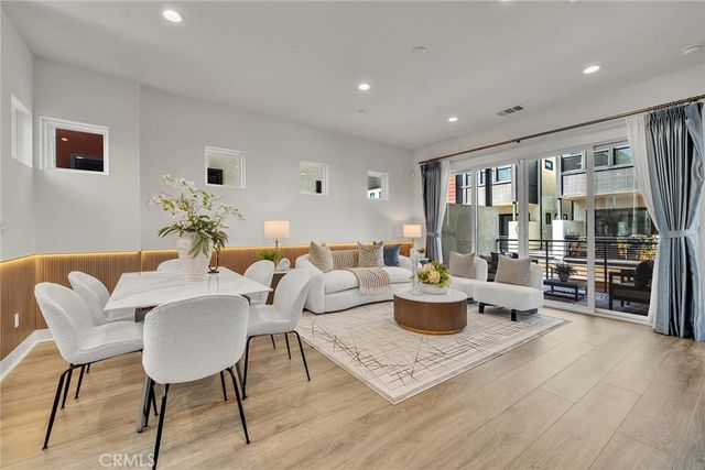 347 Novel, Irvine, CA 92618