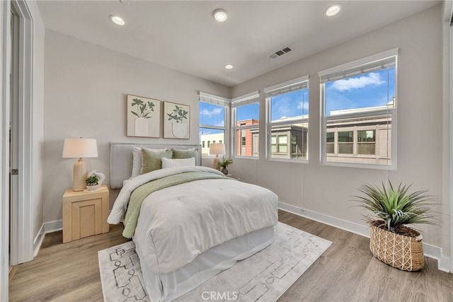 347 Novel, Irvine, CA 92618