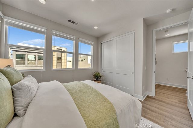 347 Novel, Irvine, CA 92618
