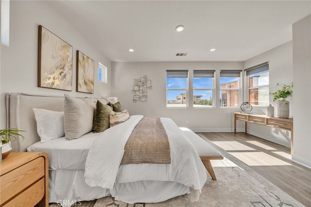 347 Novel, Irvine, CA 92618