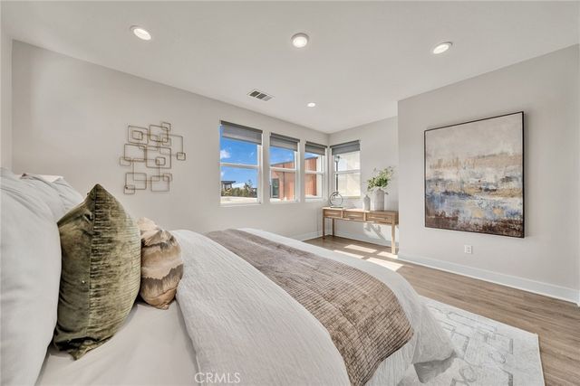 347 Novel, Irvine, CA 92618
