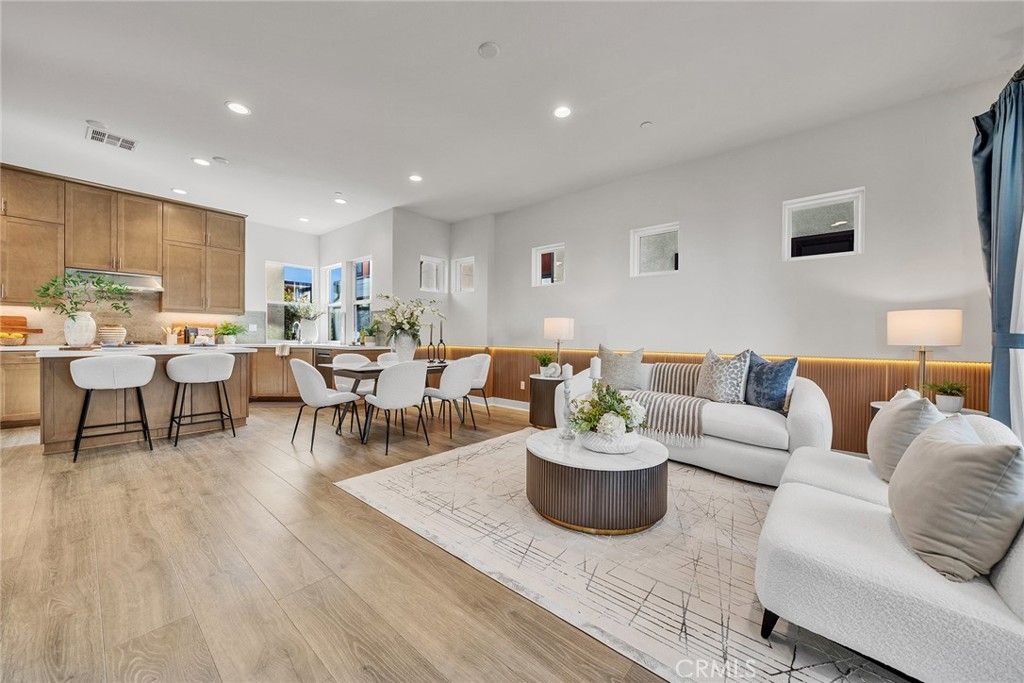 347 Novel, Irvine, CA 92618