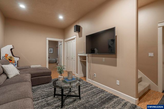 5960 Montevallo St SE, Salem, OR 97306