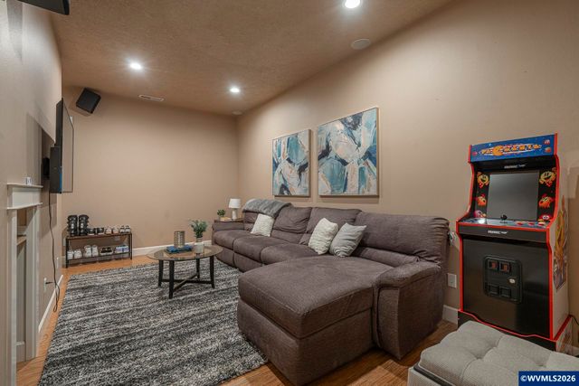 5960 Montevallo St SE, Salem, OR 97306