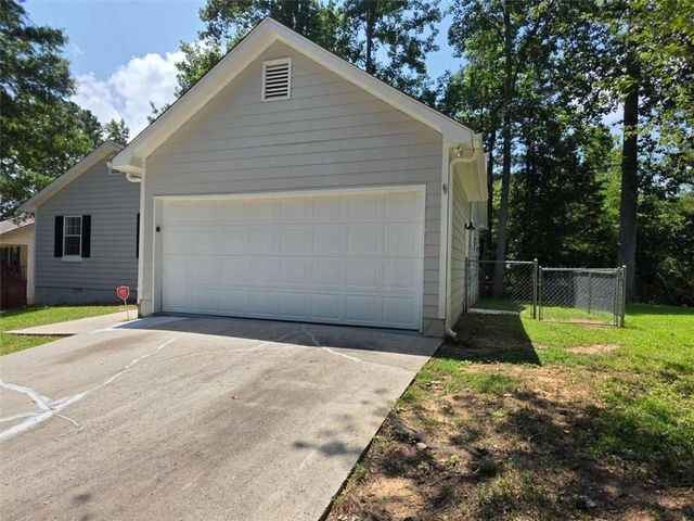 232 Hampton Drive, Dallas, GA 30132