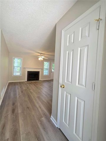 232 Hampton Drive, Dallas, GA 30132