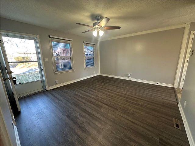 1319 S Crane Street, Independence, MO 64055