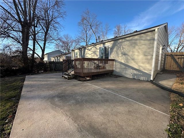 1319 S Crane Street, Independence, MO 64055