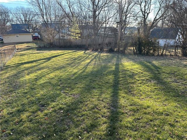 1319 S Crane Street, Independence, MO 64055