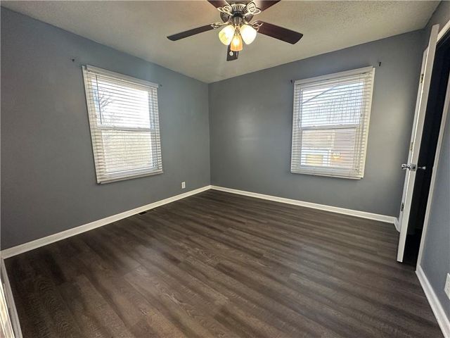 1319 S Crane Street, Independence, MO 64055