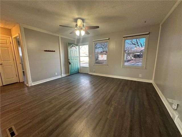 1319 S Crane Street, Independence, MO 64055