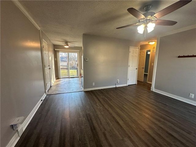 1319 S Crane Street, Independence, MO 64055