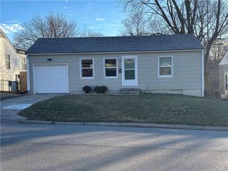 1319 S Crane Street, Independence, MO 64055