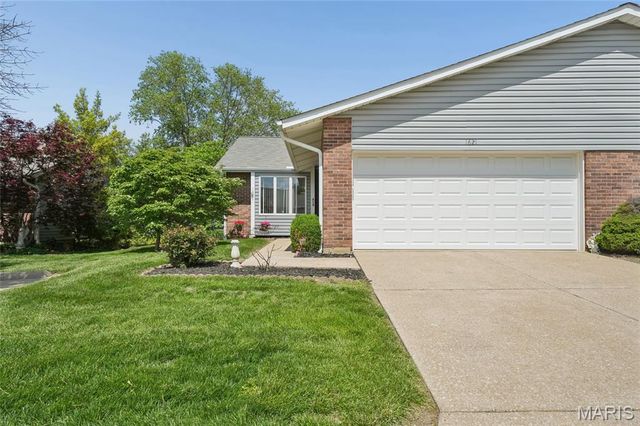 1621 Rosewall Drive F, St Charles, MO 63303