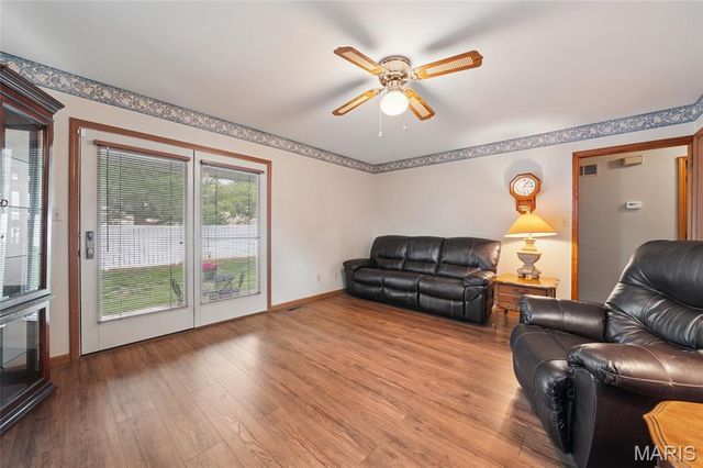 1621 Rosewall Drive F, St Charles, MO 63303