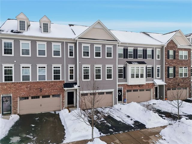 213 Eagle Dr, Cranberry Twp, PA 16066