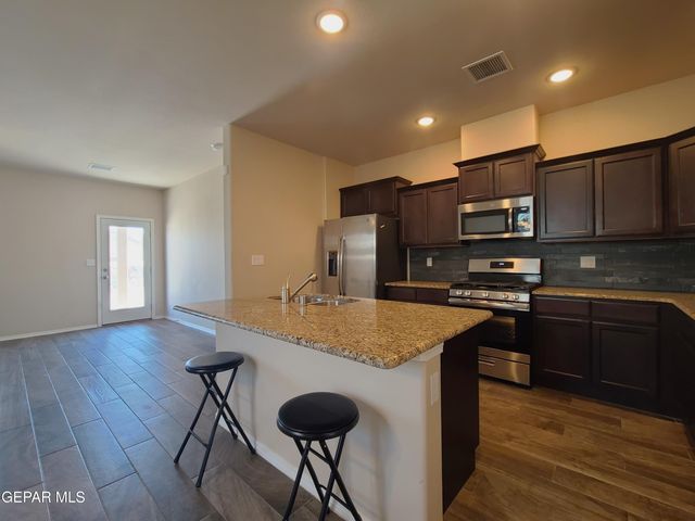 7421 EAGLE VISTA Drive, El Paso, TX 79911