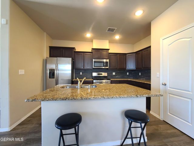 7421 EAGLE VISTA Drive, El Paso, TX 79911